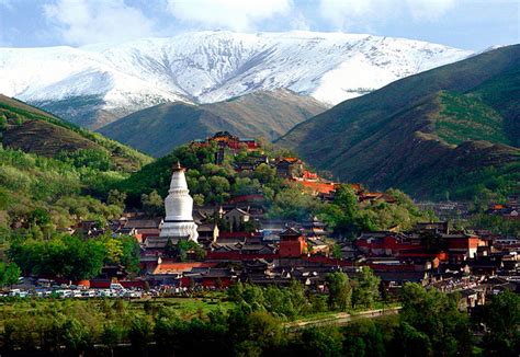  Monte Wutai! Uma Jornada Espiritual e Panorâmica na Cidade de Linfen