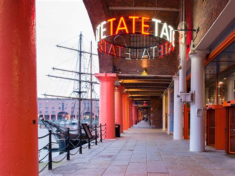 Tate Liverpool: Um Santuário de Arte Moderna e Inspiração Criativa à Beira do Mar!